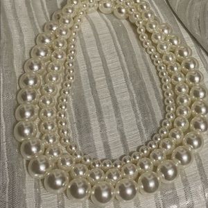 Pearl stretch necklaces